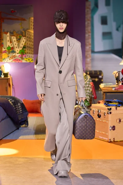 Look 2